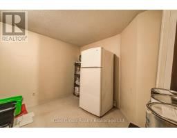 20 - 1093 NELLIS STREET - 30