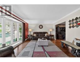 12 JUBILEE PLACE - 8