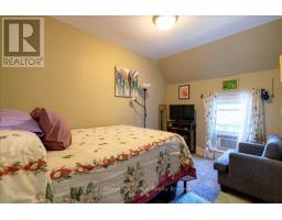 9 NORTH COURT STREET W - 32