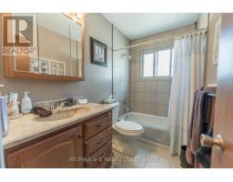 18 DENRICH AVENUE - 28