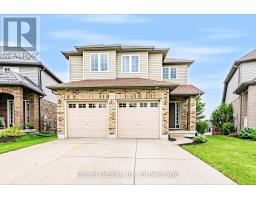702 FRONTENAC CRESCENT - 1