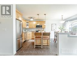 702 FRONTENAC CRESCENT - 10