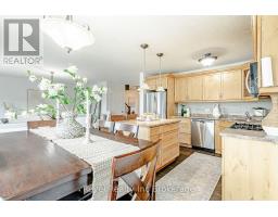 702 FRONTENAC CRESCENT - 12