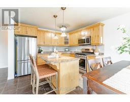 702 FRONTENAC CRESCENT - 14