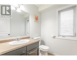 702 FRONTENAC CRESCENT - 16