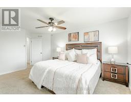 702 FRONTENAC CRESCENT - 18