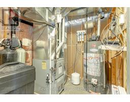 702 FRONTENAC CRESCENT - 33