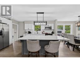 126 SPRINGBANK AVENUE N - 11