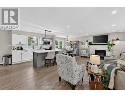 126 SPRINGBANK AVENUE N - 18