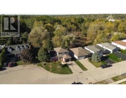 11 CORNISH CRESCENT - 38