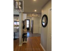 30 FAIRFIELD CRESCENT - 2
