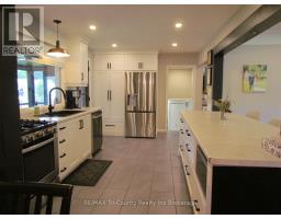 30 FAIRFIELD CRESCENT - 8