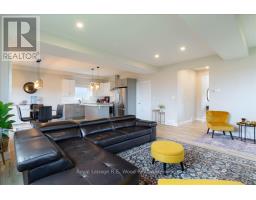 72 TRAILVIEW DRIVE E - 15