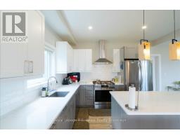 72 TRAILVIEW DRIVE E - 19