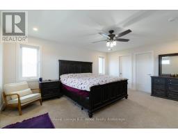 72 TRAILVIEW DRIVE E - 24