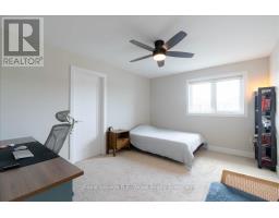 72 TRAILVIEW DRIVE E - 30