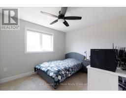 72 TRAILVIEW DRIVE E - 34