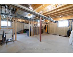 72 TRAILVIEW DRIVE E - 36