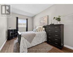 89 WOODVALE DRIVE - 16