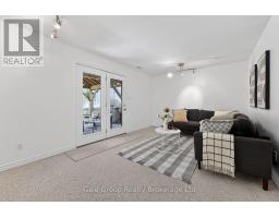 89 WOODVALE DRIVE - 26