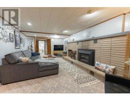 6 CAMDON COURT - 25
