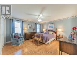 57 EDWIN CRESCENT - 14