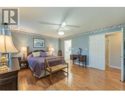 57 EDWIN CRESCENT - 15