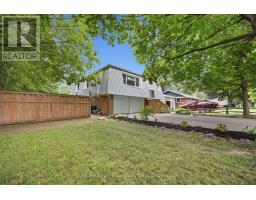 18 QUEEN STREET W - 1