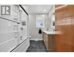 18 QUEEN STREET W - 15