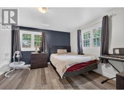18 QUEEN STREET W - 24