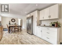 B - 32 ALBERT STREET - 8