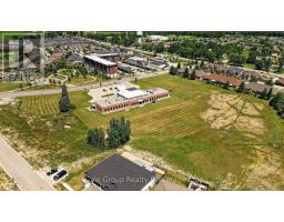 808 GARDEN COURT CRESCENT - 9