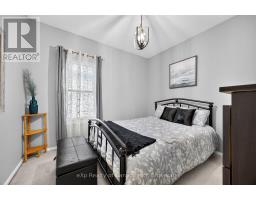 17 VARLEY CRESCENT - 33