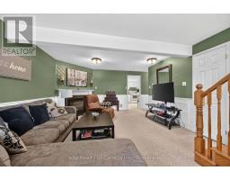 17 VARLEY CRESCENT - 36