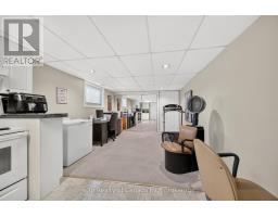 17 VARLEY CRESCENT - 37
