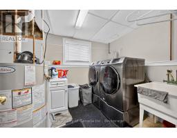 17 VARLEY CRESCENT - 40