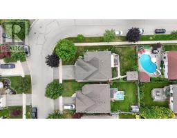 17 VARLEY CRESCENT - 7