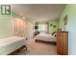 82 ROSENEATH CRESCENT - 20