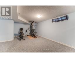82 ROSENEATH CRESCENT - 26