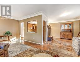 220 CLARKE STREET N - 6