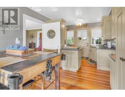 1813 NORFOLK COUNTY 19 ROAD W - 19