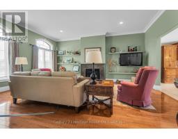 7 LYNDALE ROAD - 11