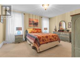 7 LYNDALE ROAD - 16