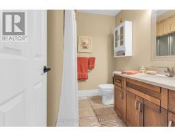 7 LYNDALE ROAD - 17