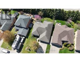 7 LYNDALE ROAD - 31