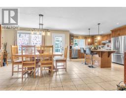 7 LYNDALE ROAD - 6