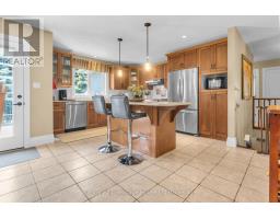 7 LYNDALE ROAD - 7