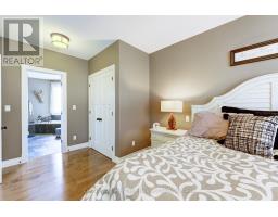 563 LAKEVIEW DRIVE - 20