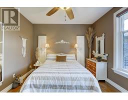 563 LAKEVIEW DRIVE - 27