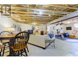 563 LAKEVIEW DRIVE - 35